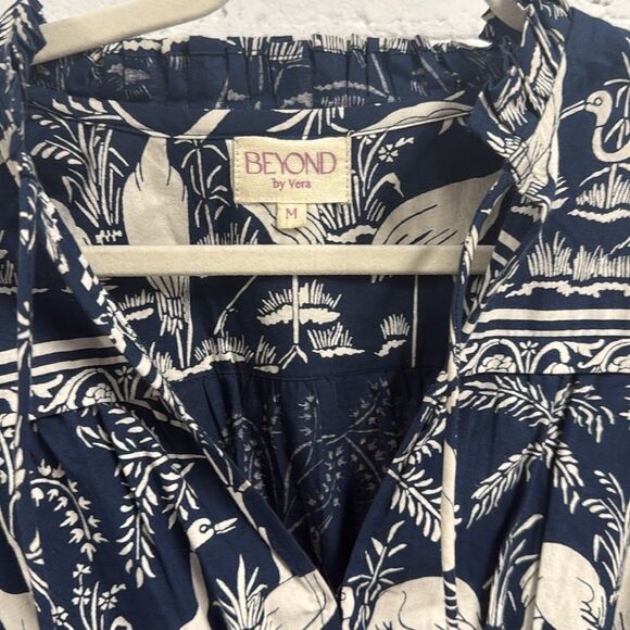 Blue and White Patterned Dress BEYOND By Vera Size Medium - NWOT - Picture 2 of 4